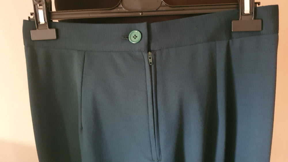 Green high waist trousers