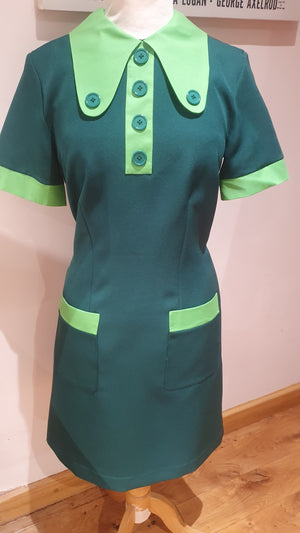 Ladies short sleeve green beagle collar dress