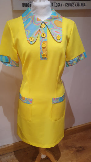 Ladies yellow short sleeve beagle collar dress