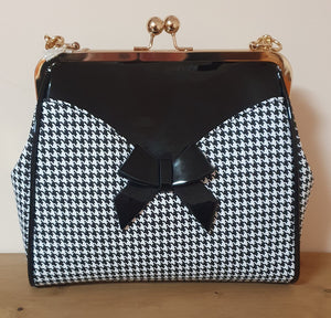 Ladies houndstooth blk handbag