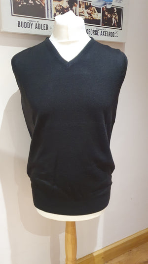 Mens black knitted tank top.