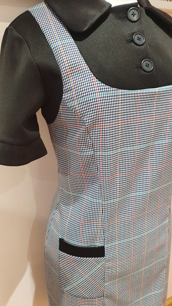 Ladies s/s check pinafore dress